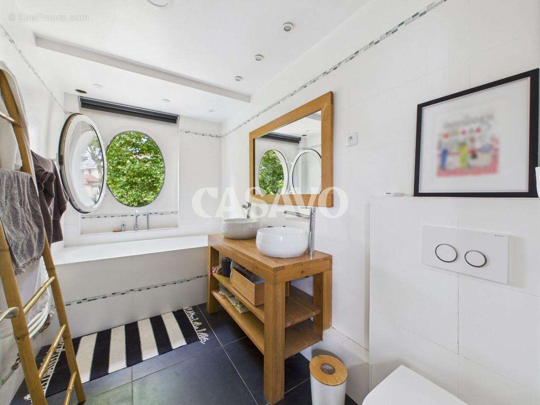 Maison à LE PLESSIS-ROBINSON