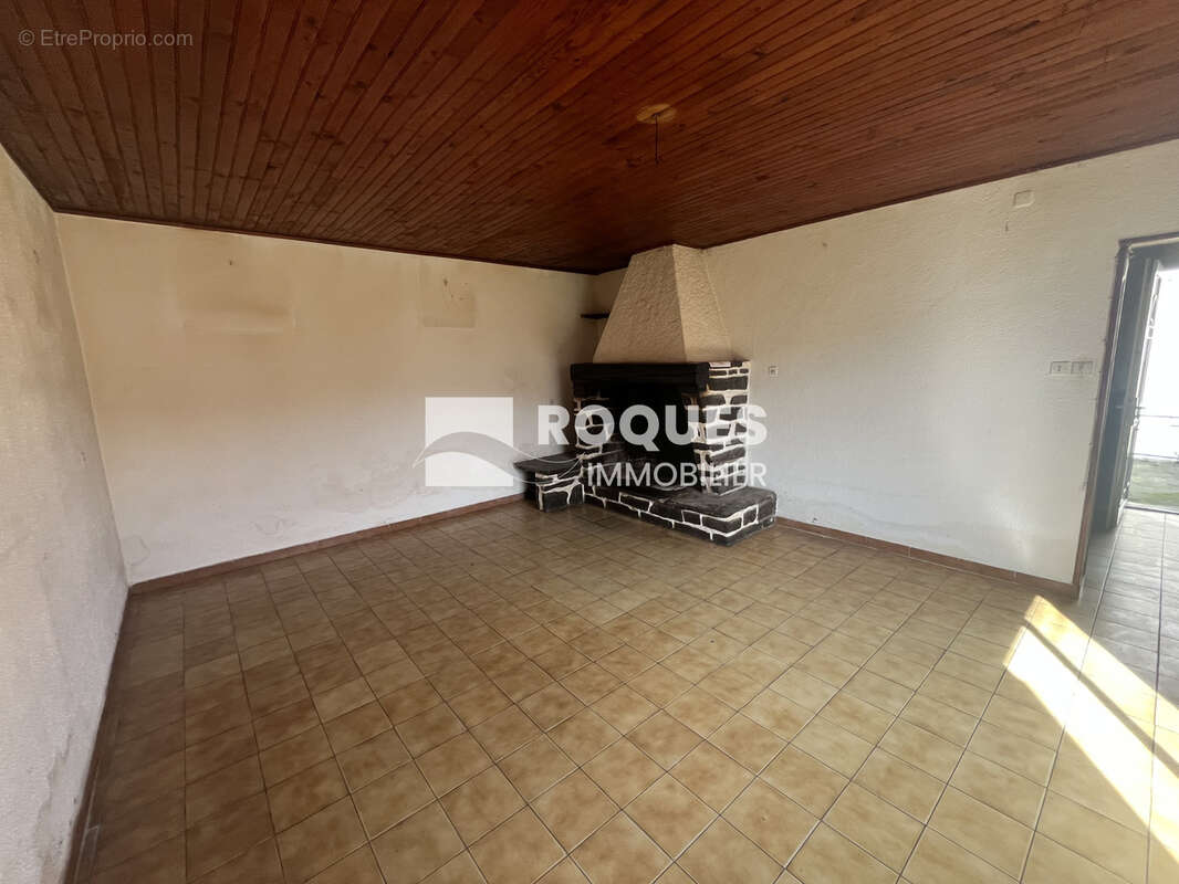 Maison à COLOMBIERES-SUR-ORB