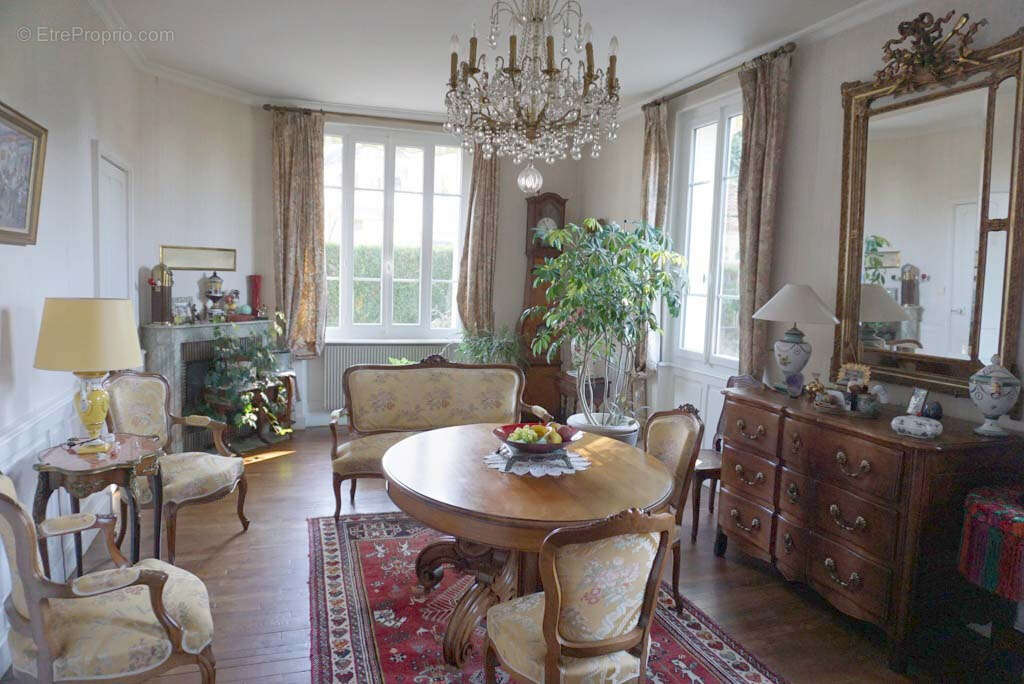 Maison à PARAY-LE-MONIAL