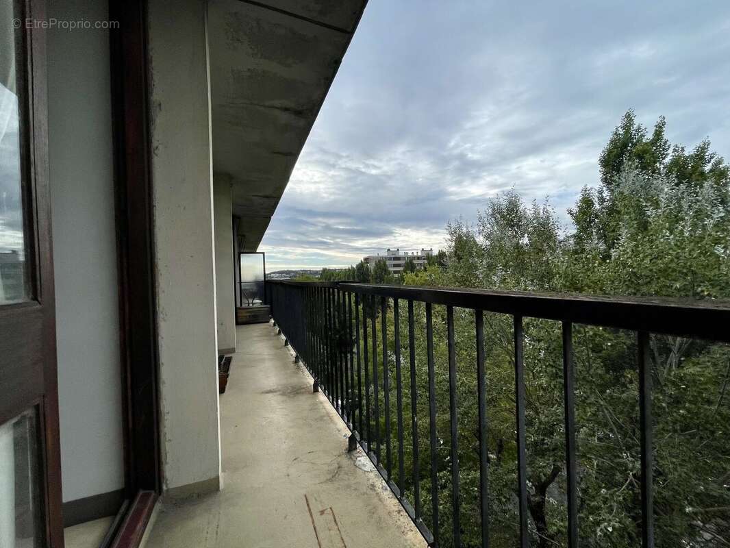 Appartement à FONTENAY-LE-FLEURY