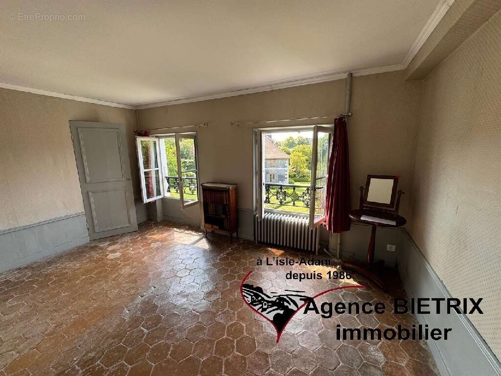 Maison à NESLES-LA-VALLEE