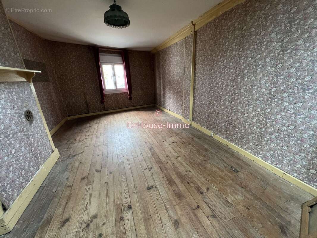 Maison 100 m² à Le Menil-De-Briouze  - photo 5