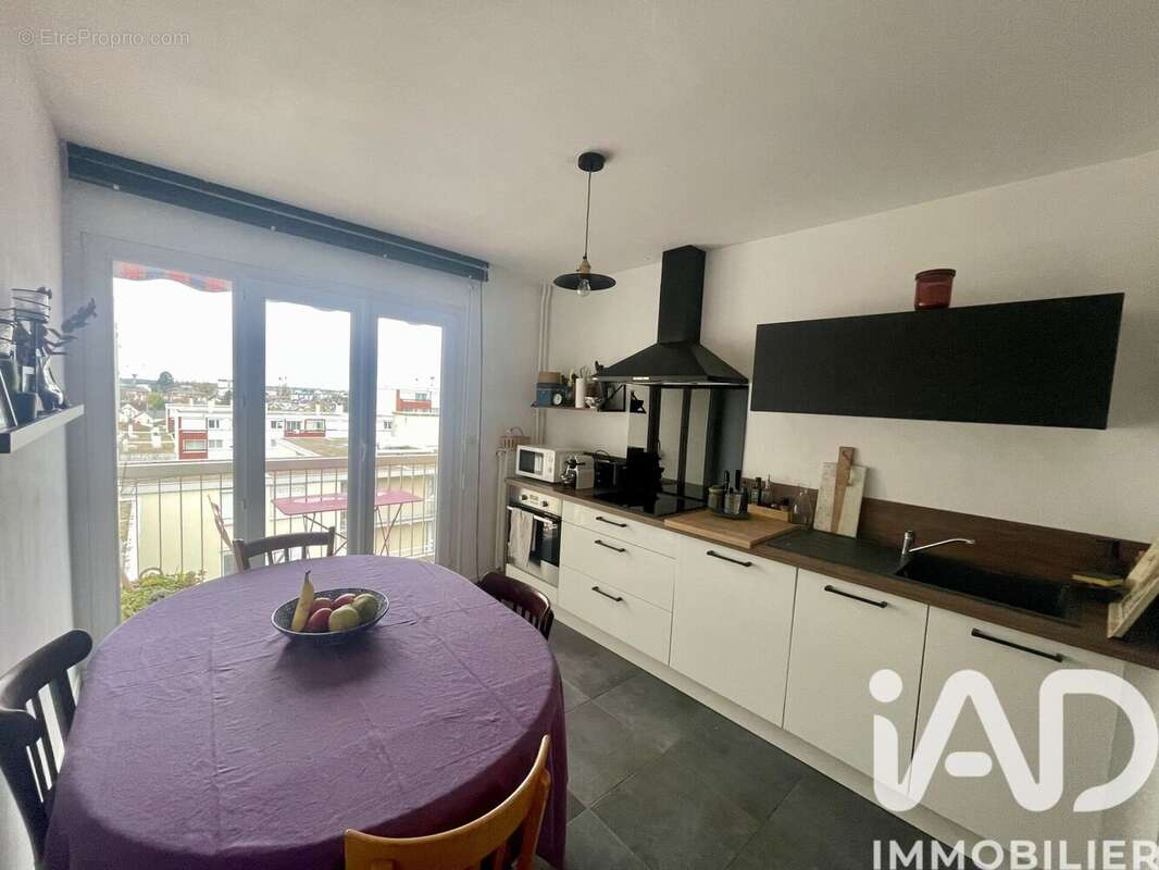 Photo 8 - Appartement à FLEURY-LES-AUBRAIS