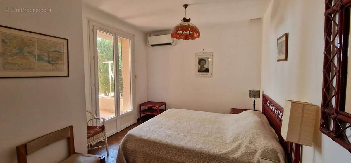 Appartement à SAINT-CYR-SUR-MER