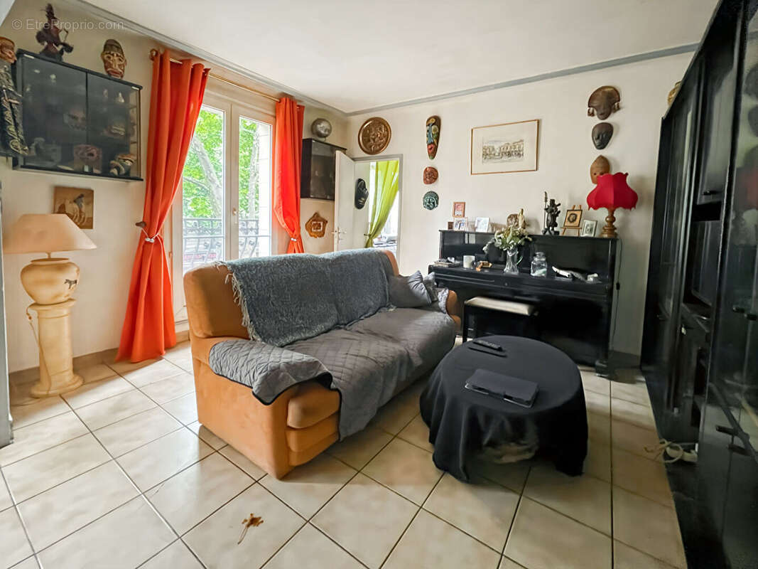 Appartement à PARIS-18E