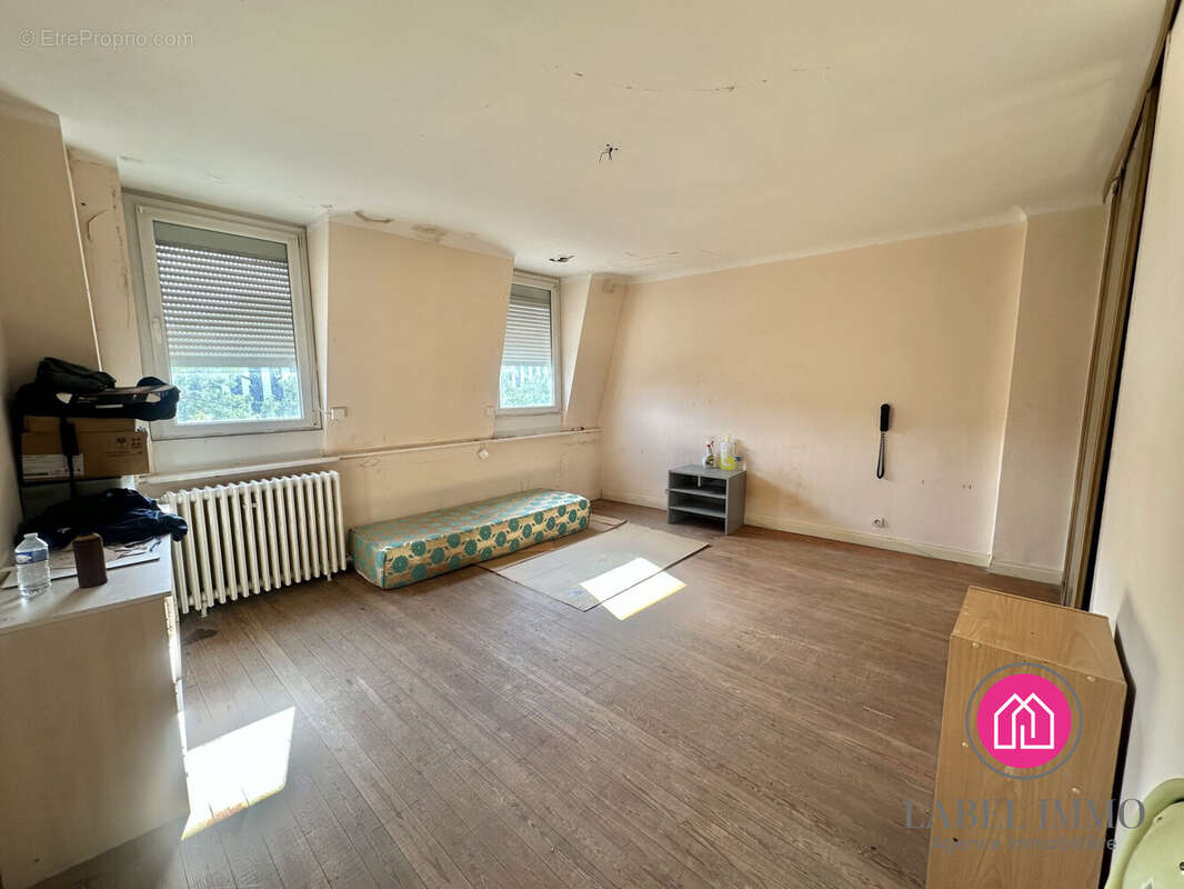 Appartement 261 m² à Valenciennes  - photo 9