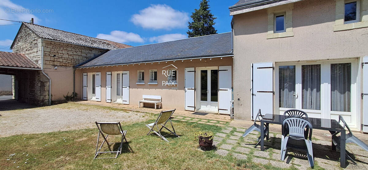 Maison à SAINT-GENEST-D'AMBIERE
