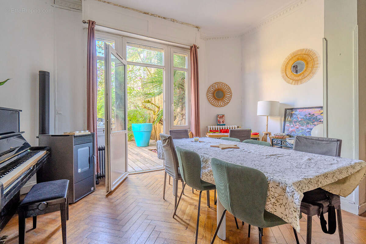 Maison à LE BOUSCAT