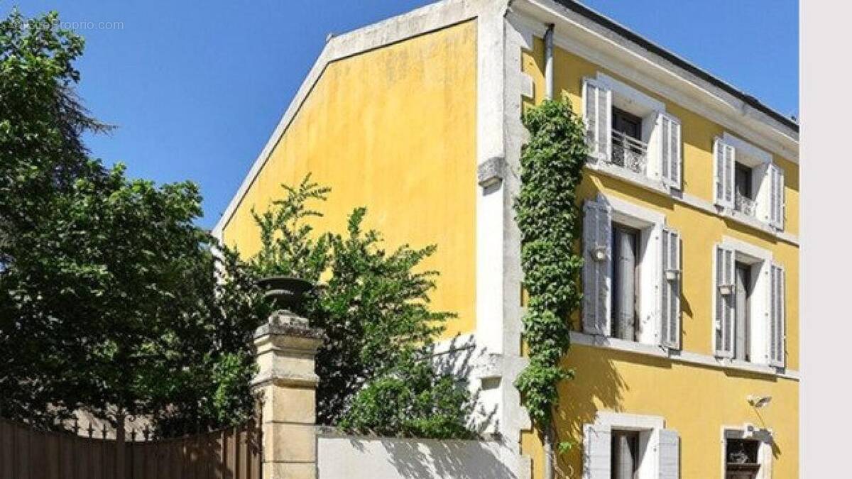 Photo 1 - Maison à LA ROQUE-D'ANTHERON