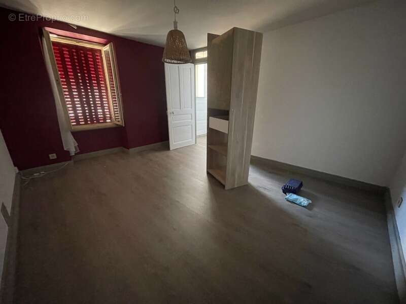 Maison en pierre  210 m2 avec potentiel - photo 8