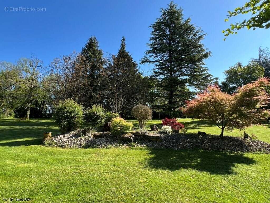 Maison à SAUZE-VAUSSAIS