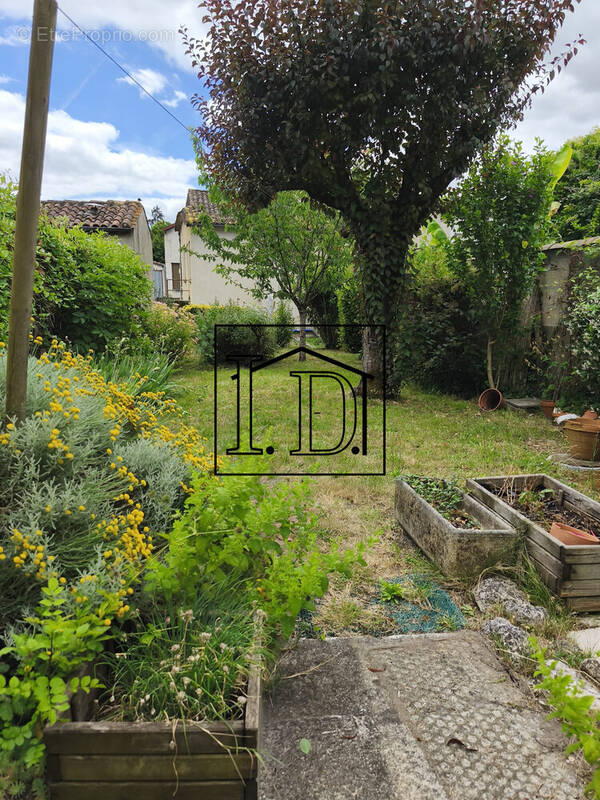 Jardin de 100m2 - Maison à EYMET