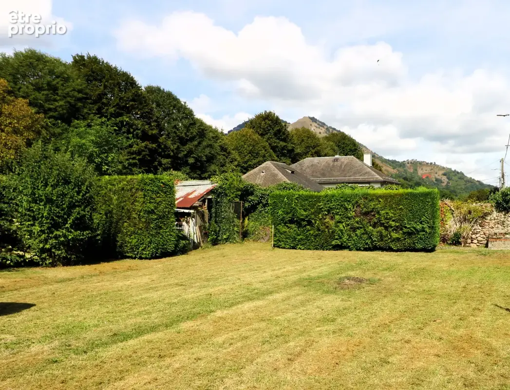 Jolie Maison de Montagne dans le Village typique de Campan, terrain et dépendances - photo 5