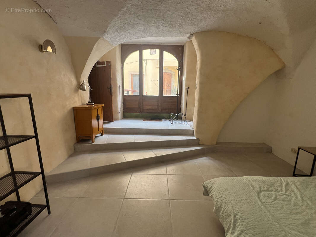 Maison à MONTPEYROUX