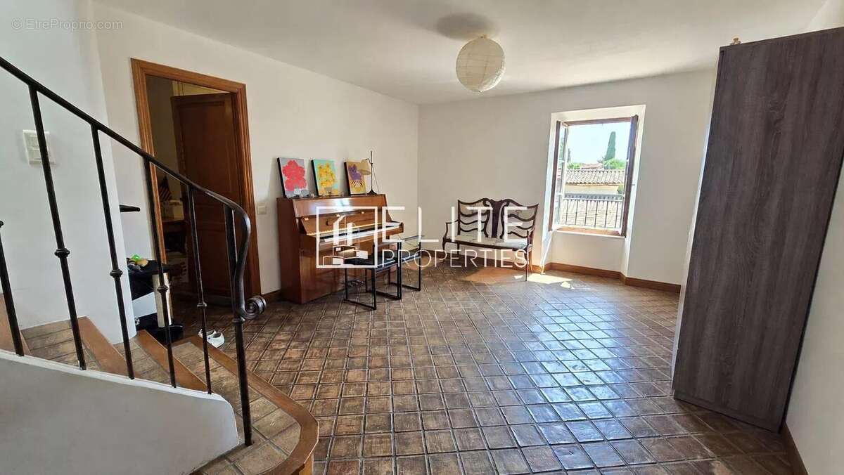 Appartement à MOUGINS