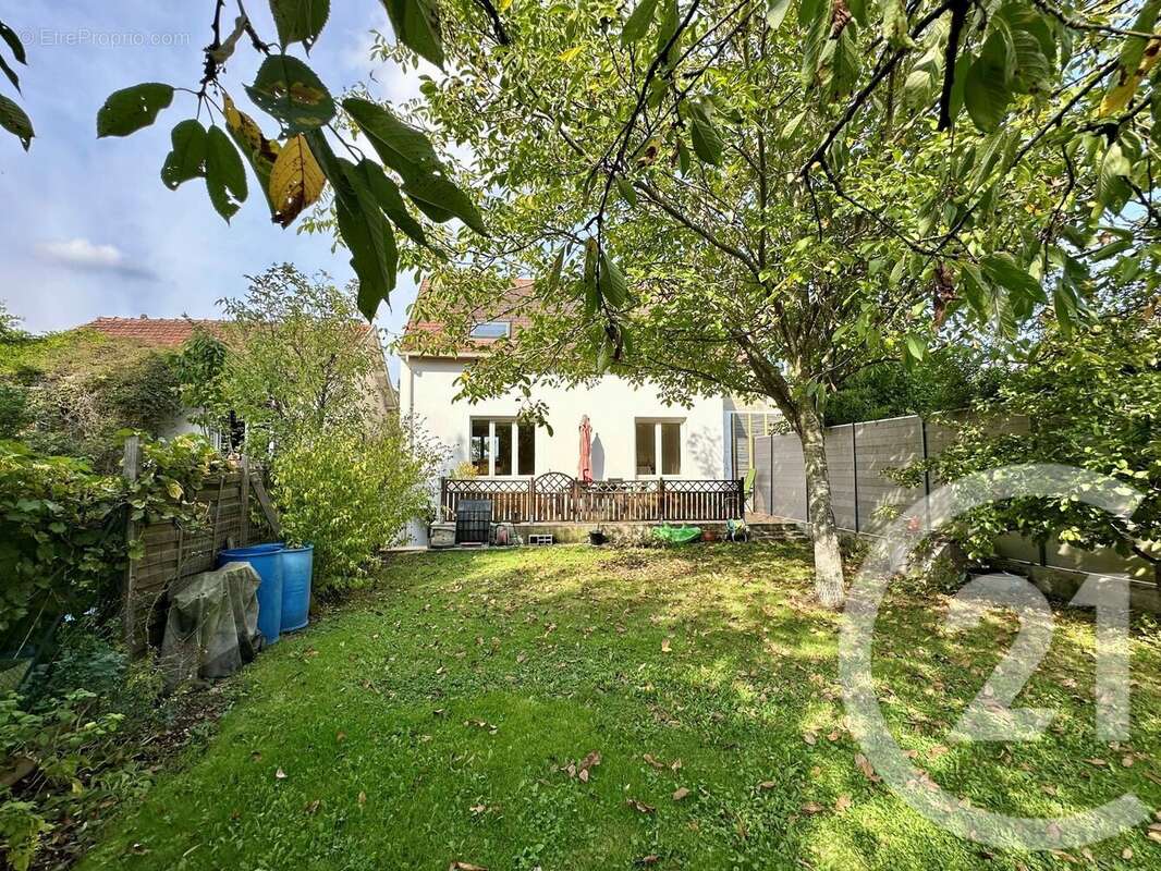 Maison à MONTEVRAIN