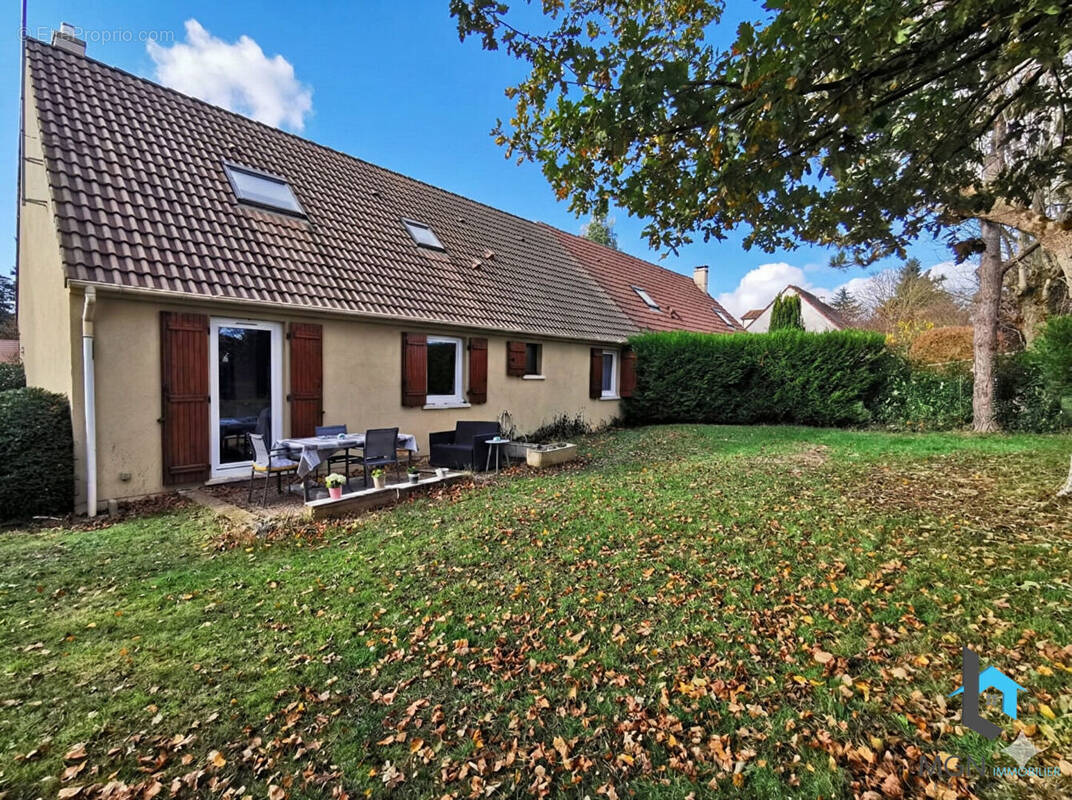Maison à HANCHES