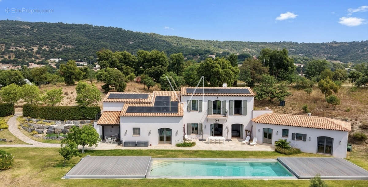 Maison à PLAN-DE-LA-TOUR