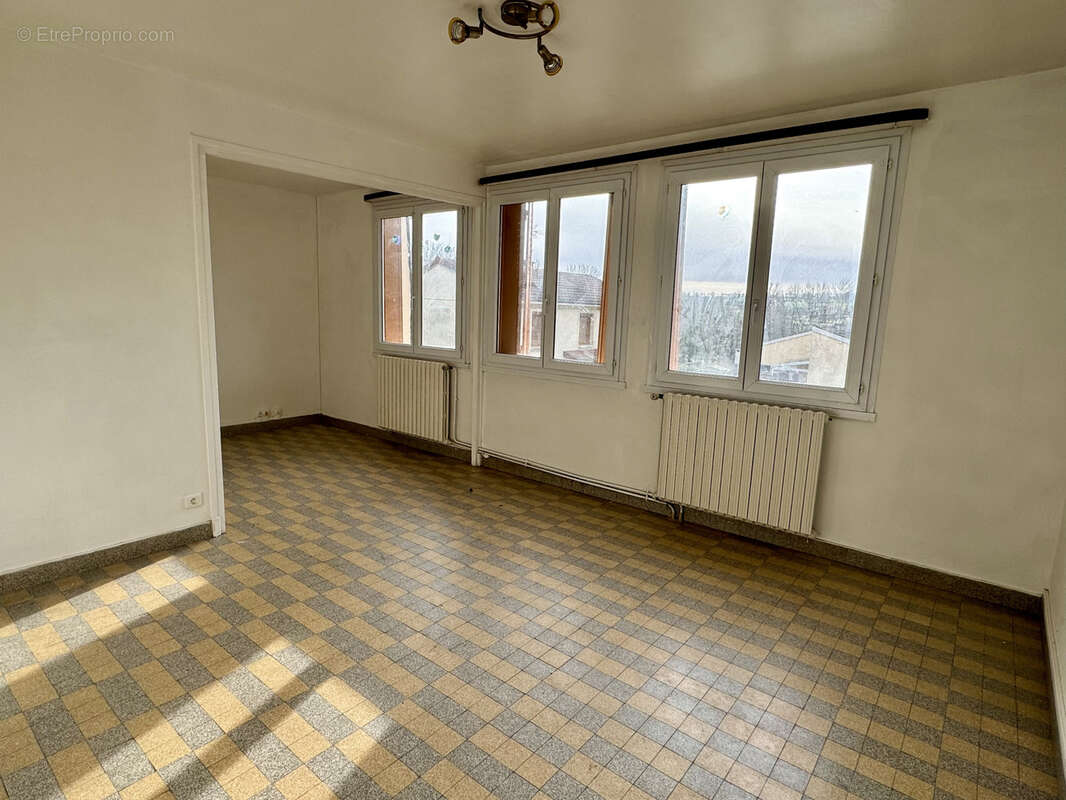 Maison à SOUVIGNY