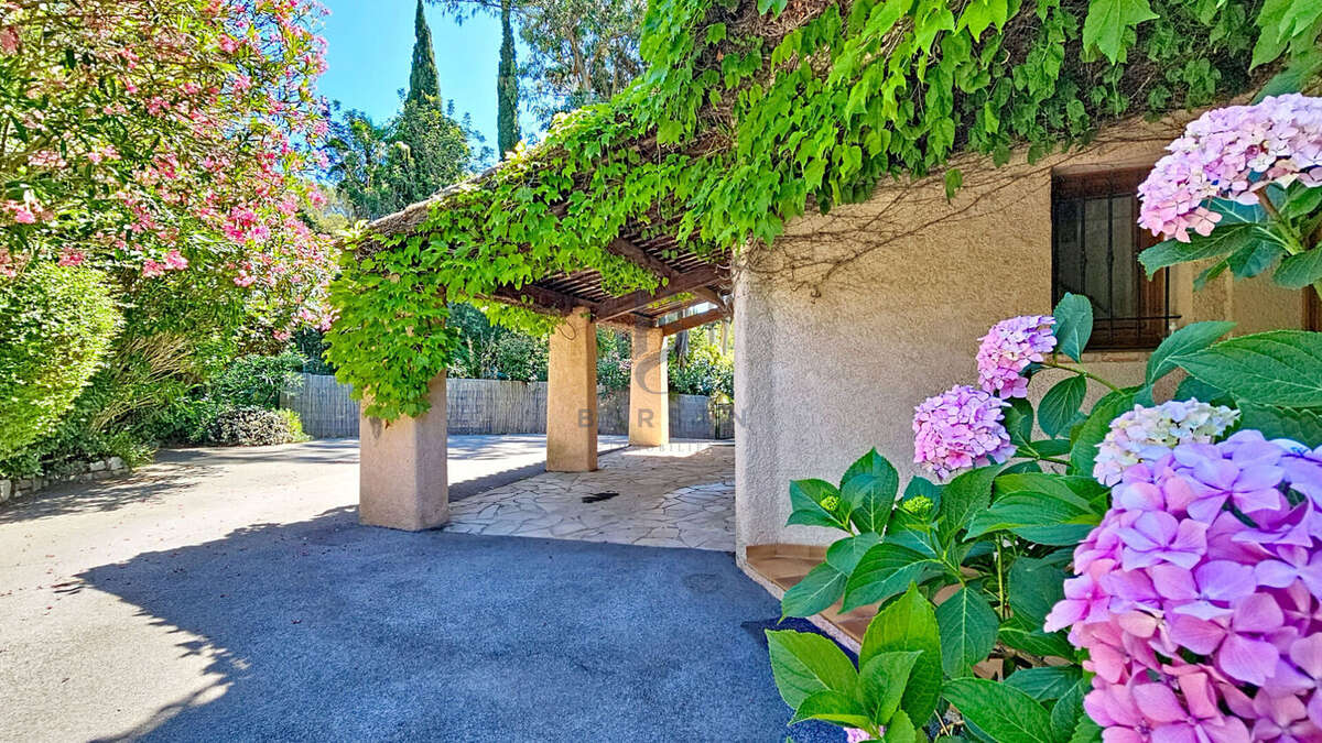 Villa  de charme a la tour de mare  frejus a l'abri des regards - photo 6