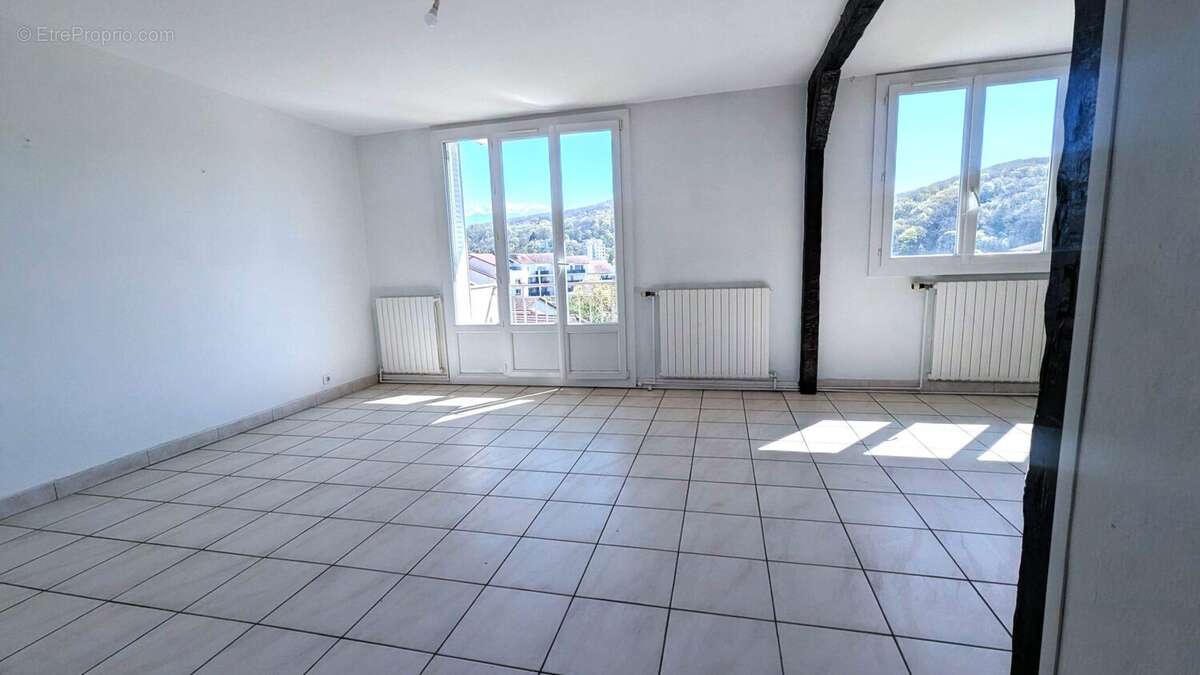 Appartement à LE PONT-DE-CLAIX