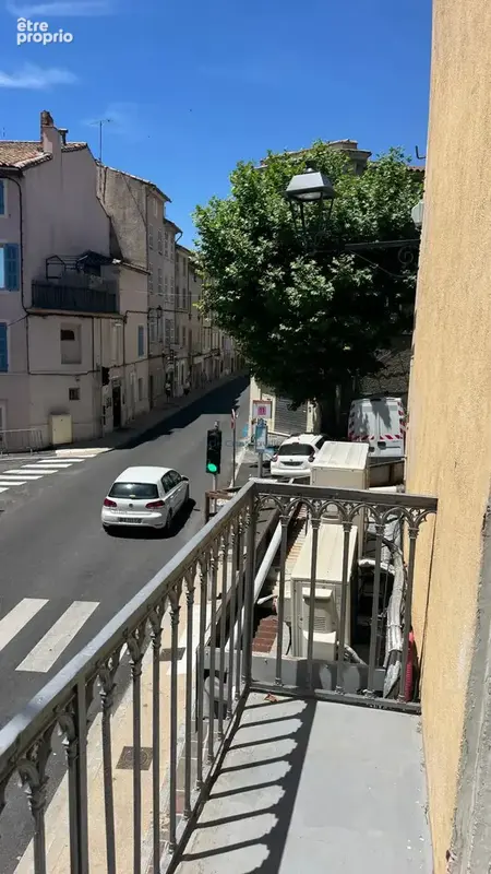 Cuges-les-pins centre   local commercial + appartement duplex   103 m2 - photo 2