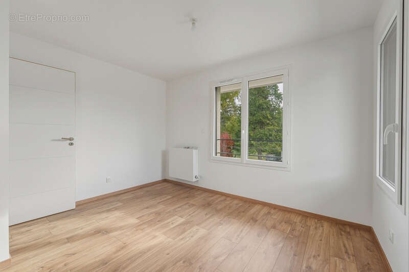 Maison à SAINT-GENIS-POUILLY