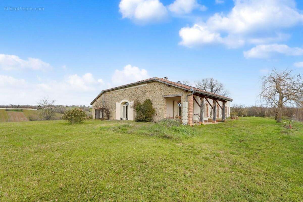 Maison à CASTELNAU-PICAMPEAU