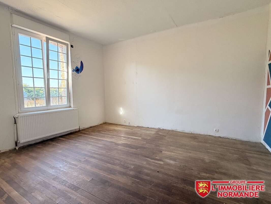 Maison ancienne - 4 chambres - 1808 m² de terrain - photo 6