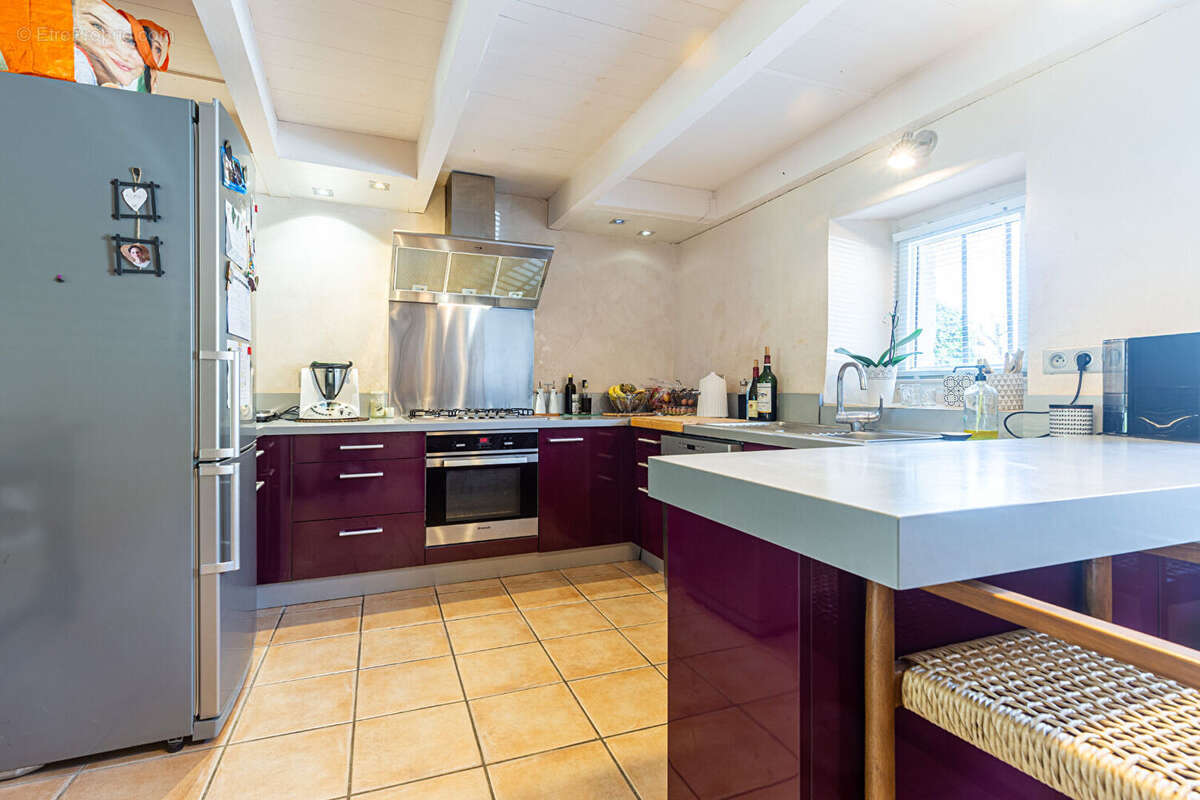 "amarante" - co-exclusivite laforet - mesigny - maison t5 de 161,07 m² - terrain de 394 m² - dpe d - photo 7