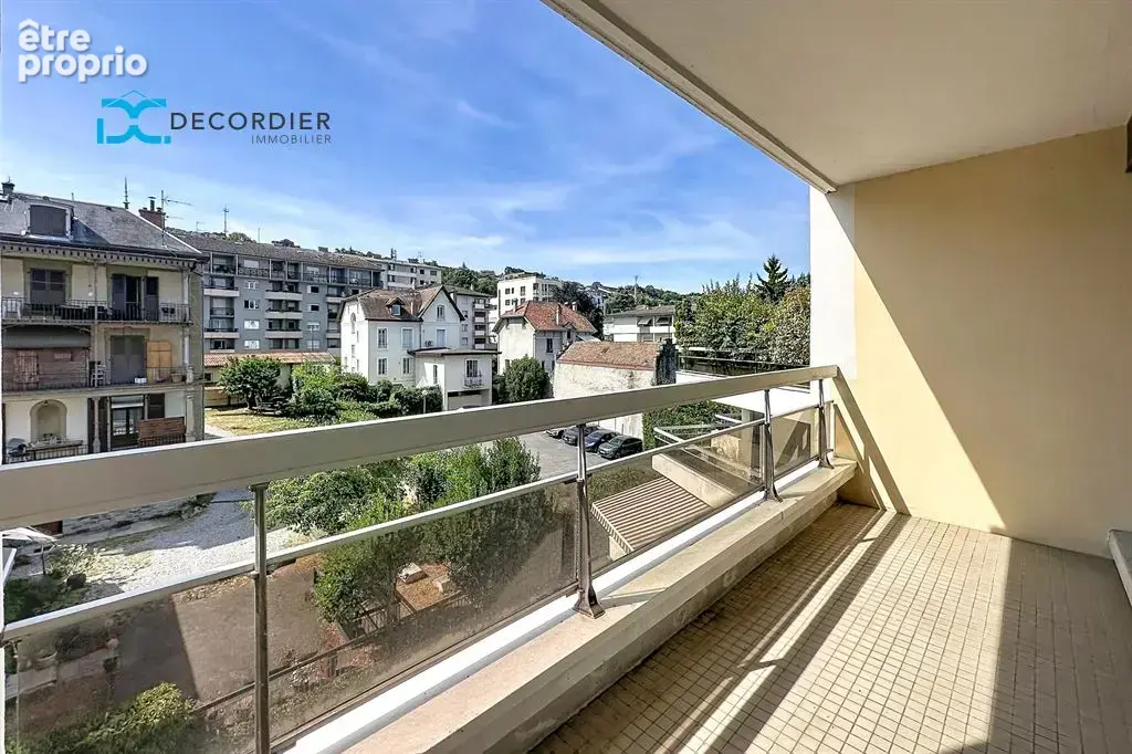 Evian studio rénové avec balcon - photo 4