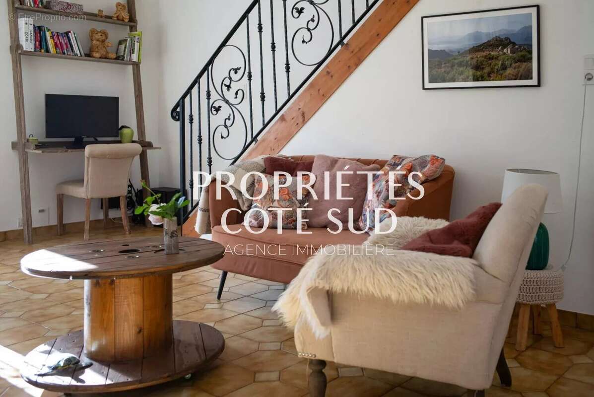 Maison à VENEJAN
