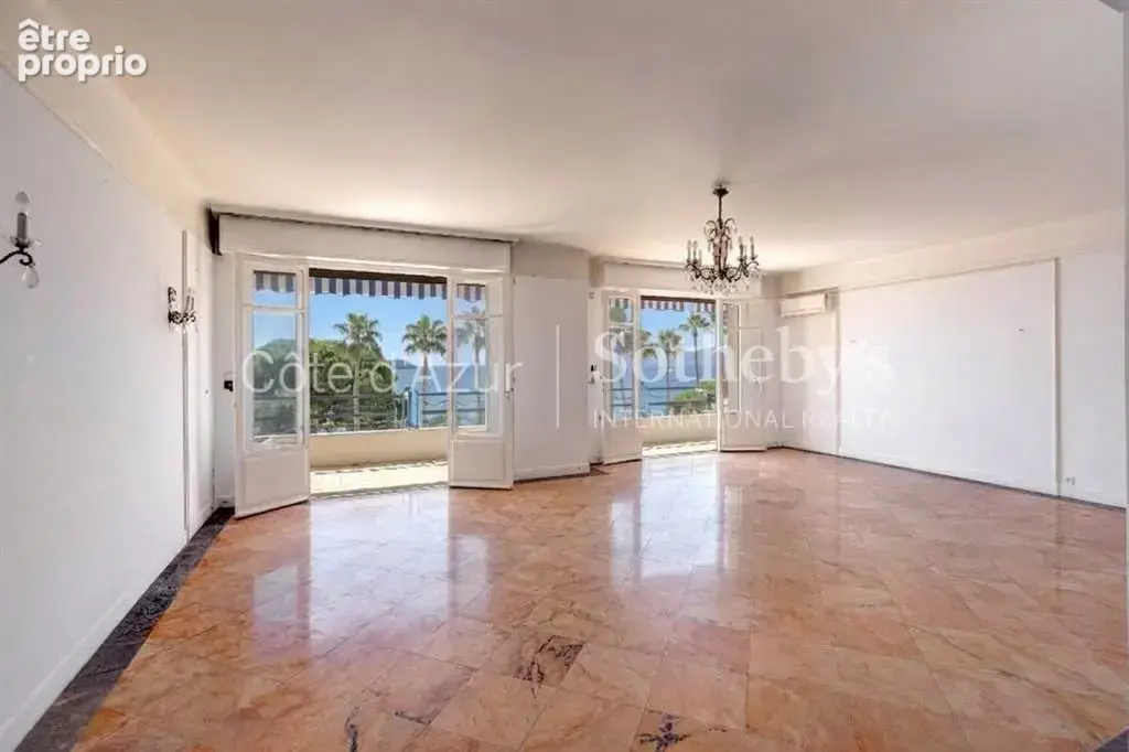 Cannes Croisette, un appartement de 176 m² à rénover face à la mer - photo 2