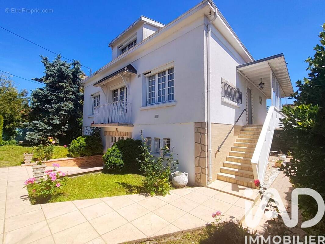 Photo 1 - Maison à PONT-SAINTE-MARIE