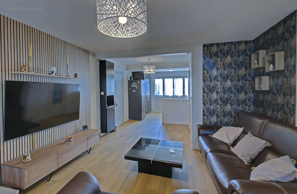 Appartement à MEYZIEU