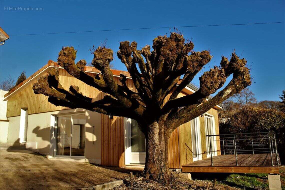 Maison à RUELLE-SUR-TOUVRE