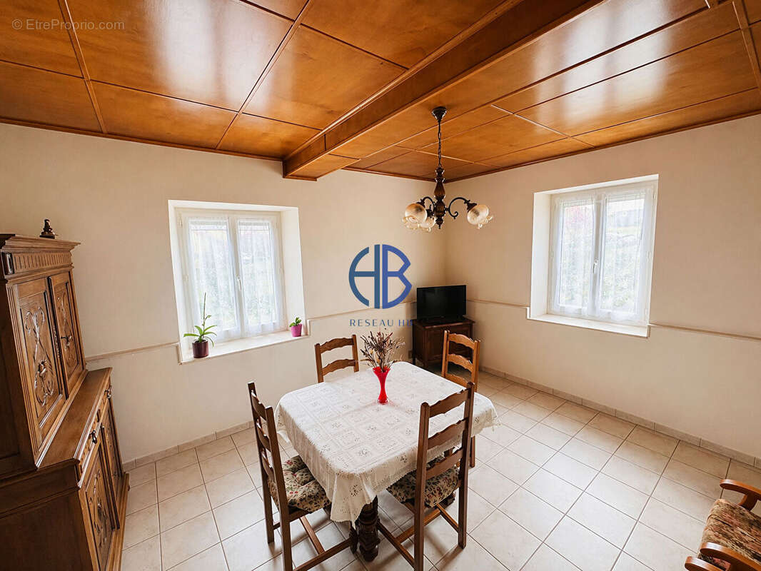 Maison à LA TOUR-DU-PIN