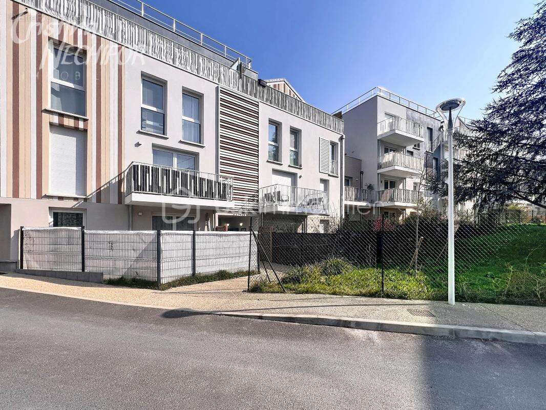 Superbe duplex t4 avec terrasse, dernier etage , 2 places de parking - montévrain ( 77144 ) - photo 20