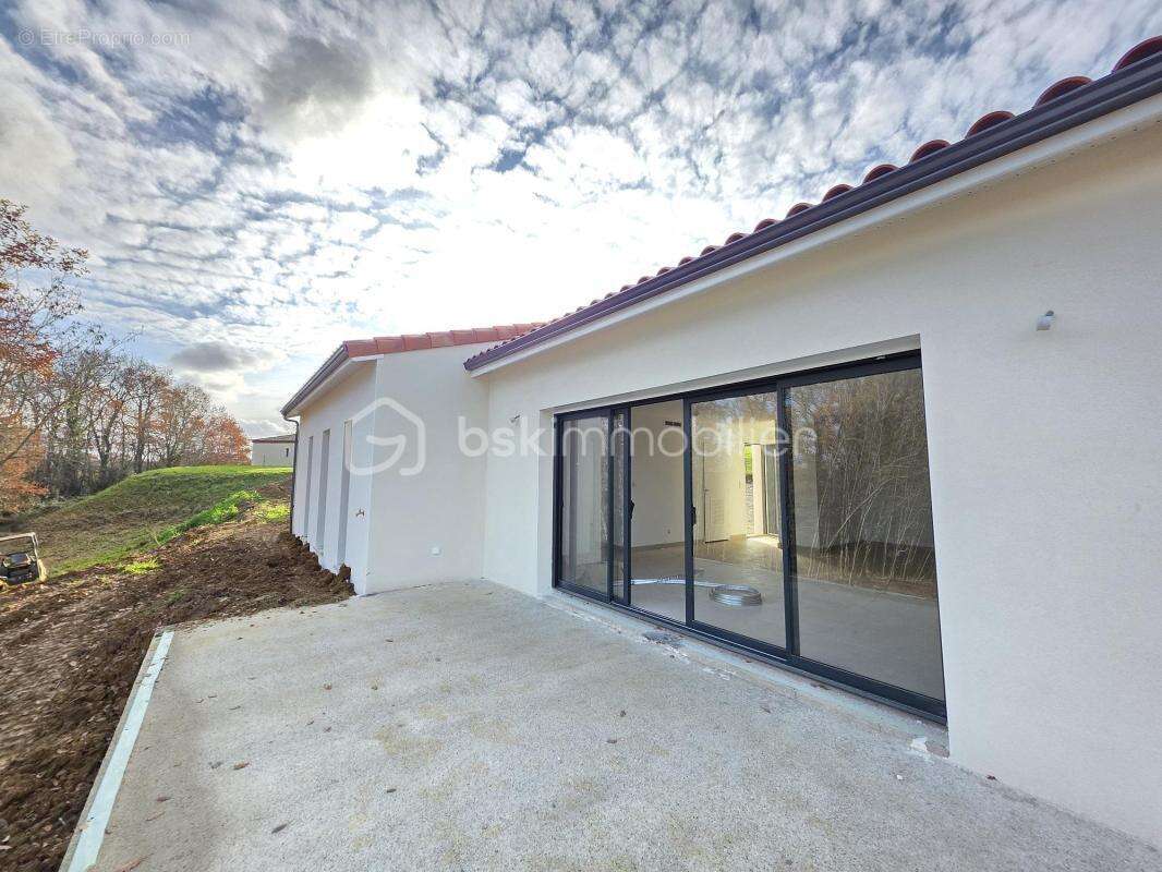 Maison neuve re2020- moirax- 3 chambres- jardin 1086 m² - photo 2