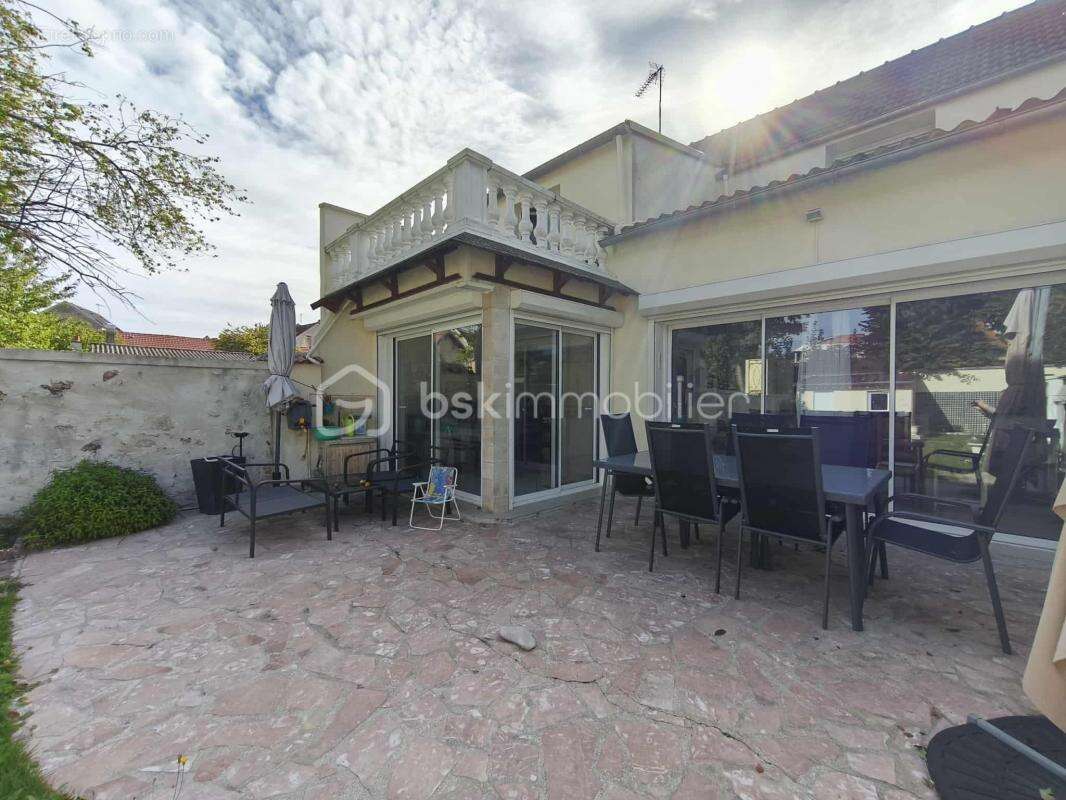 Maison de 150 m², 3 chambres et 1 bureau - photo 19