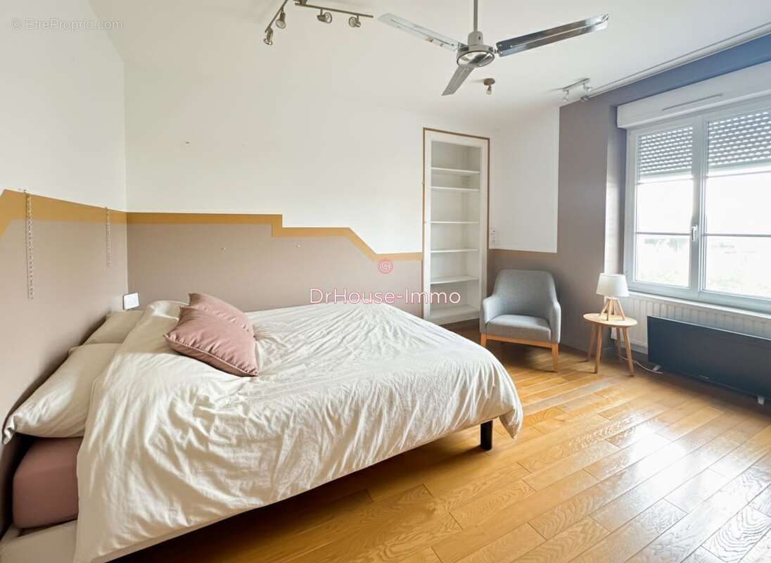 Autre à SAINT-COSME-EN-VAIRAIS