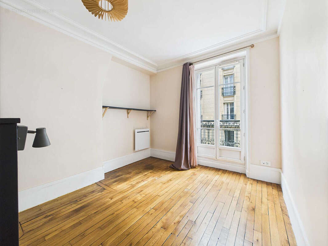 Appartement à PARIS-10E