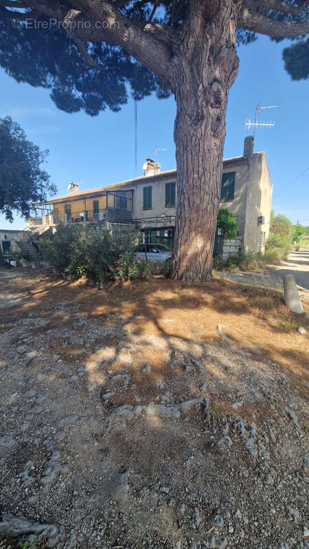 Maison à LE CASTELLET