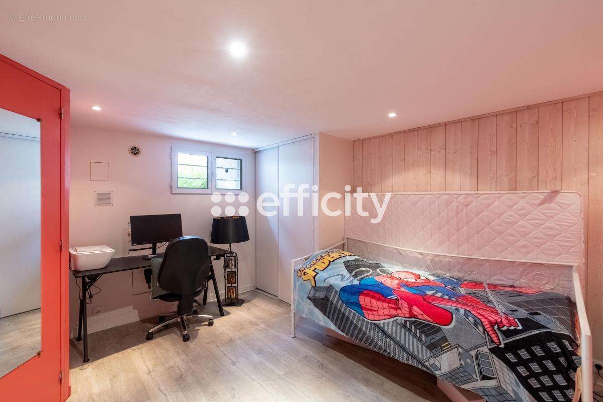 Maison à VIGNEUX-SUR-SEINE