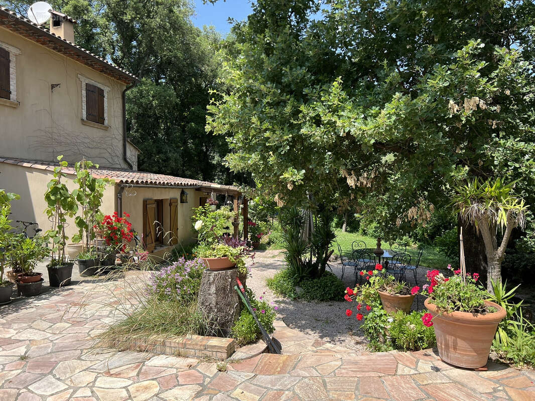 Maison à PLAN-DE-LA-TOUR