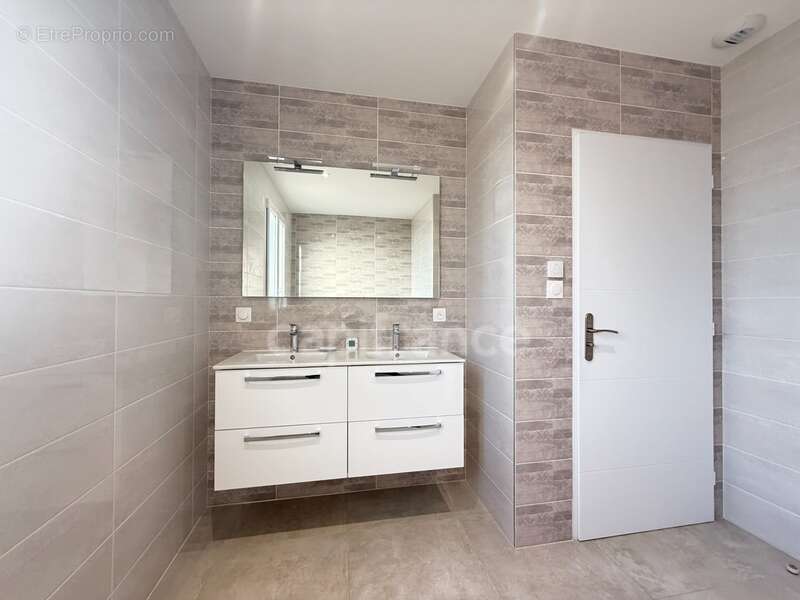 Maison contemporaine de 2024 – 133 m² – 3 chambres – Terrain 781 m² hors lotissement - photo 18