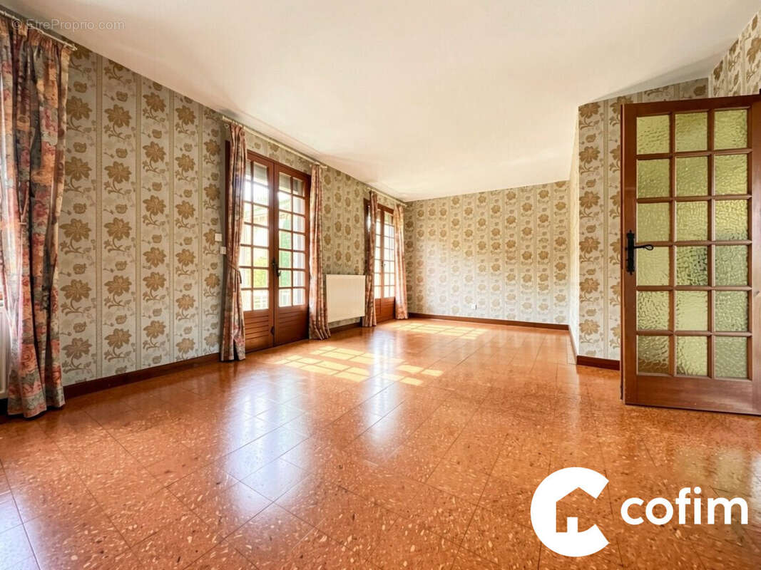 SALON SEJOUR  - Maison à TARBES