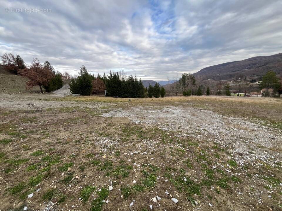 Terrain à BEVONS