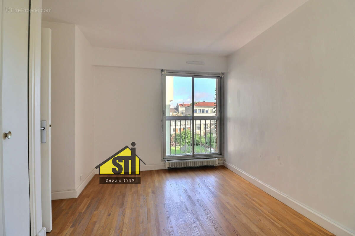 Appartement à PARIS-14E