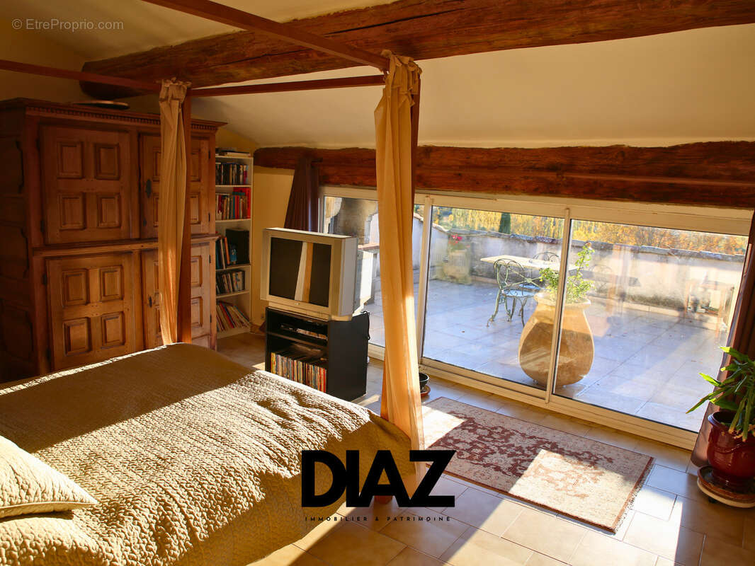 Propriété de caractère avec piscine / Immeuble 9 appartements   613 m2 habitables   Un lieu de vie rare et ins - photo 8